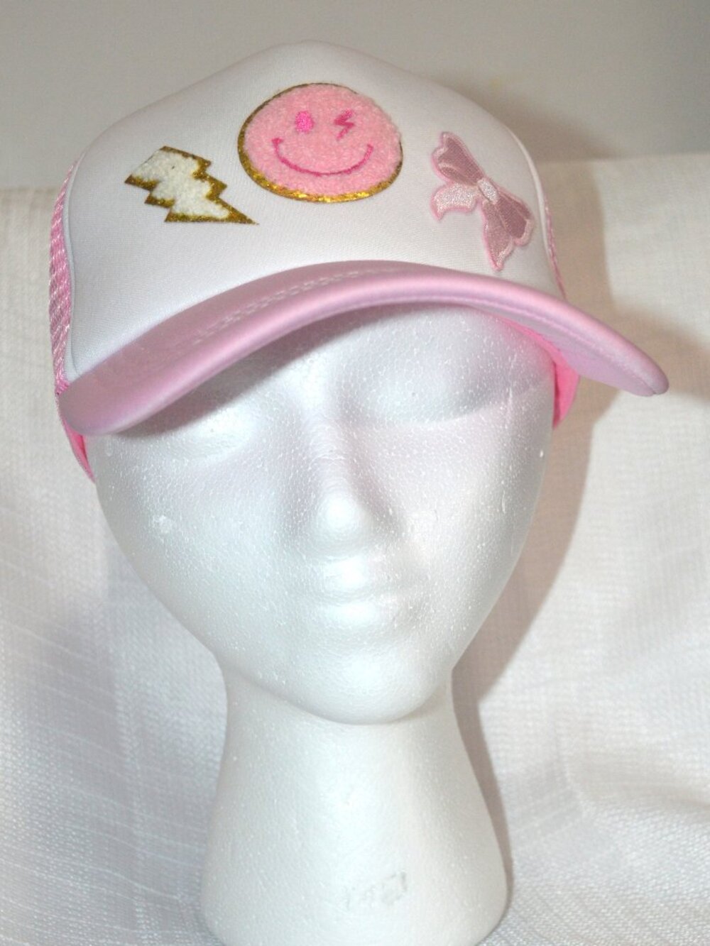 Pink 'Wink & Bolt' Cap with Embroidered Patches – Cute Retro Style